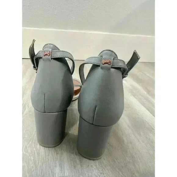 NEW‎ Women's Ted Baker London Sheah gray Block Heel Leather Sandals  Sz 39.5 - Picture 8 of 9